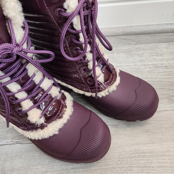 Hunter Snow Purple /  Burgundy Glossy Boots with Fur Lining size 6 - Picture 4 of 11